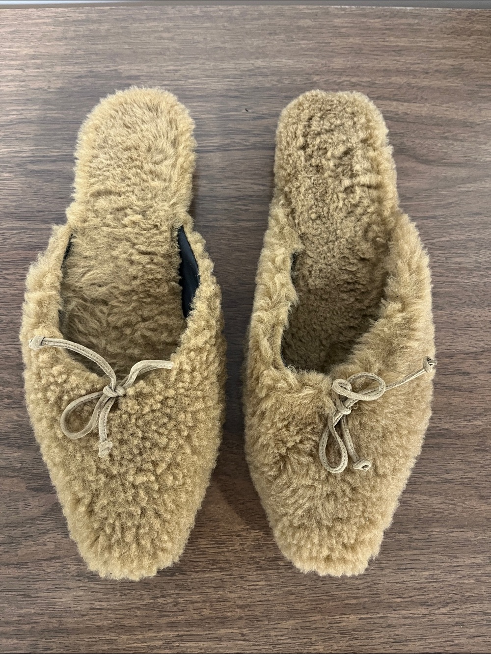STAUD Camel -Shearling Slip-On Mules with Bow accent